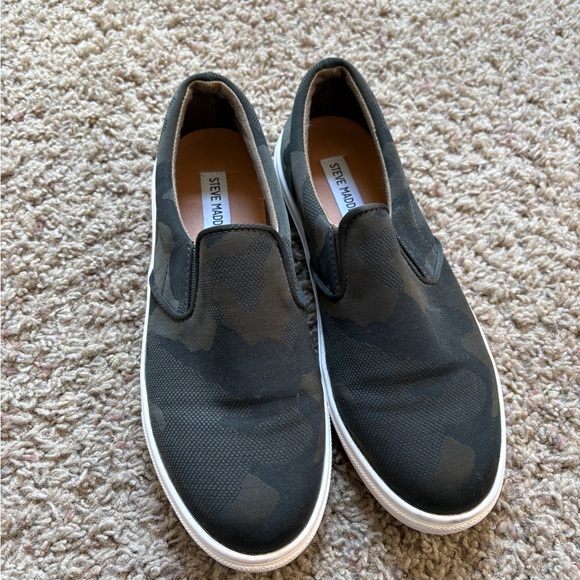Steve Madden Shoes - Steve Madden Camouflage Sneaker Slip Ons